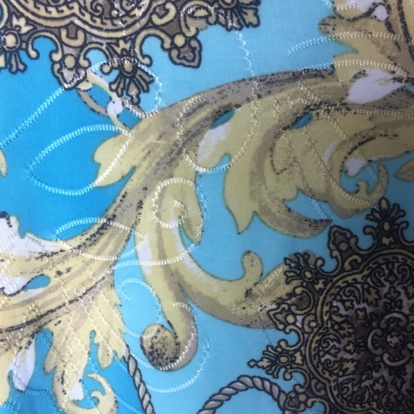 [JM Collection] Top. Size Medium. - Picture 4 of 8